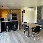 2ch - Air Conditioning - Wifi - Swimming Pool And Jacuzzi Open Year 3*