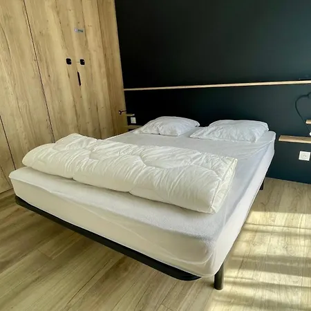 2ch - Air Conditioning - Wifi - Swimming Pool And Jacuzzi Open Year Gæstehus