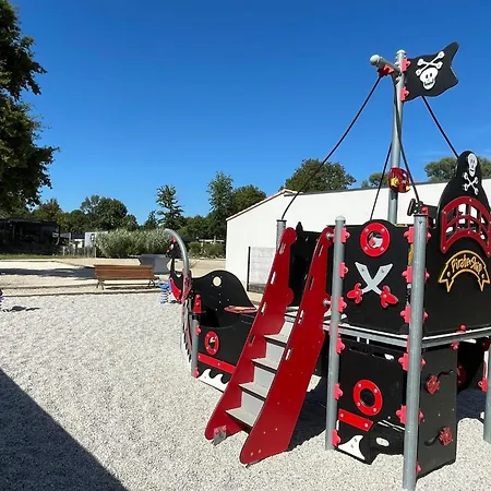 2ch - Air Conditioning - Wifi - Swimming Pool And Jacuzzi Open Year 4* Les Mathes