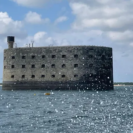 2ch - Air Conditioning - Wifi - Swimming Pool And Jacuzzi Open Year 4* Les Mathes