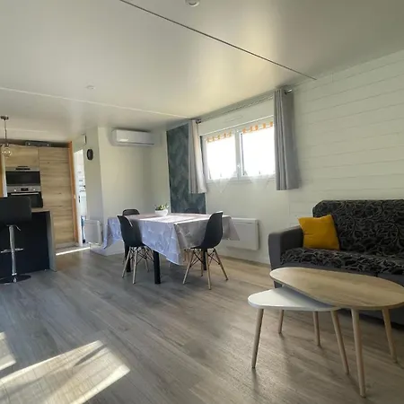 2ch - Air Conditioning - Wifi - Swimming Pool And Jacuzzi Open Year Gæstehus